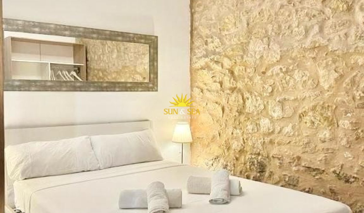 Long Term Rental - Ground Floor - Alicante - Centro