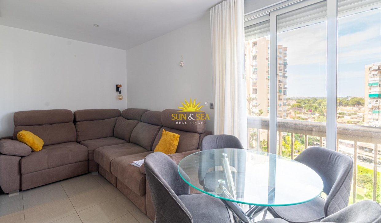 Resale - Apartment - Orihuela Costa - Campoamor