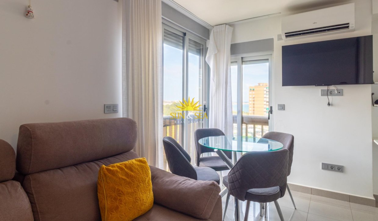 Resale - Apartment - Orihuela Costa - Campoamor