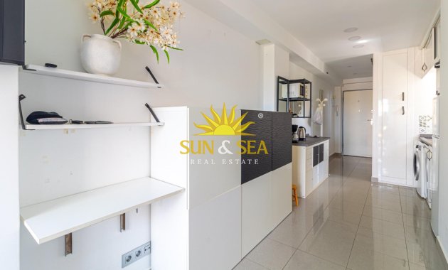 Resale - Apartment - Orihuela Costa - Campoamor