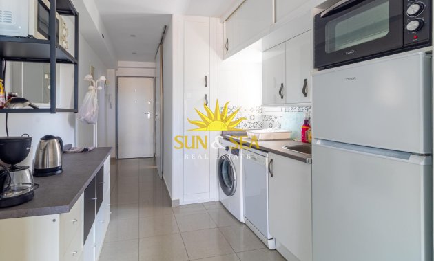 Resale - Apartment - Orihuela Costa - Campoamor