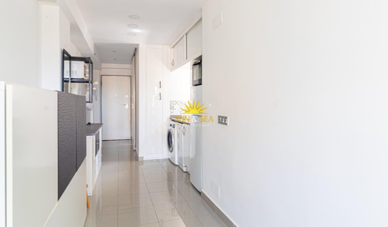 Resale - Apartment - Orihuela Costa - Campoamor