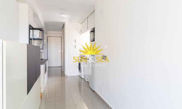 Resale - Apartment - Orihuela Costa - Campoamor