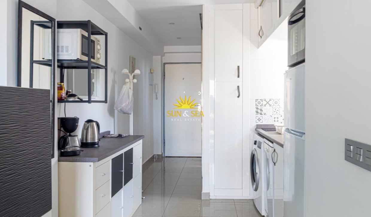 Resale - Apartment - Orihuela Costa - Campoamor