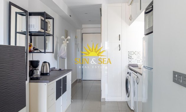 Resale - Apartment - Orihuela Costa - Campoamor