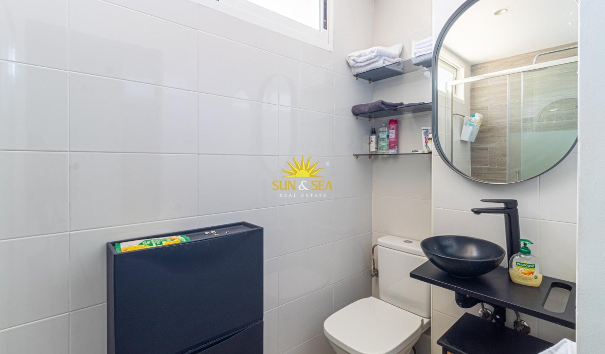 Resale - Apartment - Orihuela Costa - Campoamor