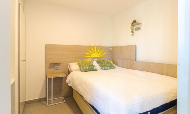 Resale - Apartment - Orihuela Costa - Campoamor