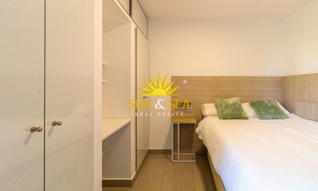 Resale - Apartment - Orihuela Costa - Campoamor