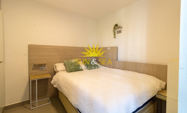 Resale - Apartment - Orihuela Costa - Campoamor