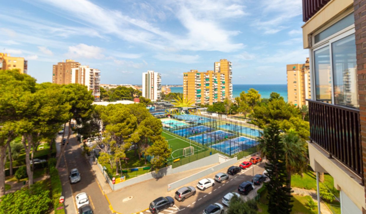 Resale - Apartment - Orihuela Costa - Campoamor