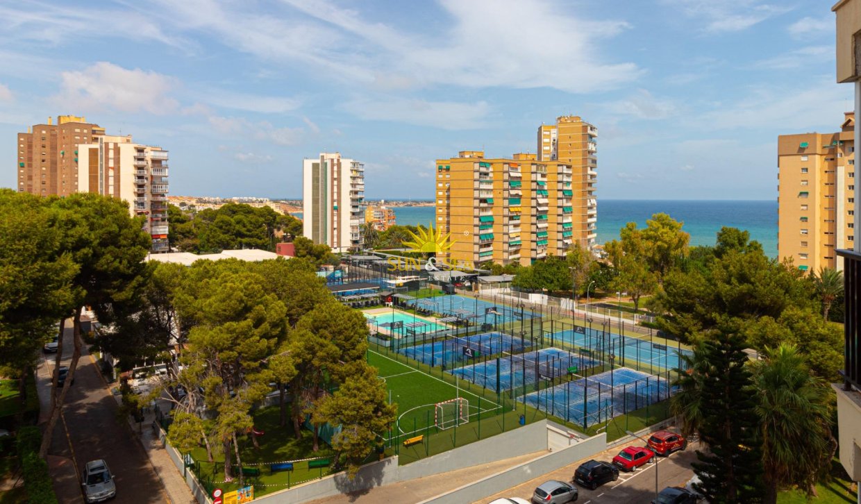 Resale - Apartment - Orihuela Costa - Campoamor