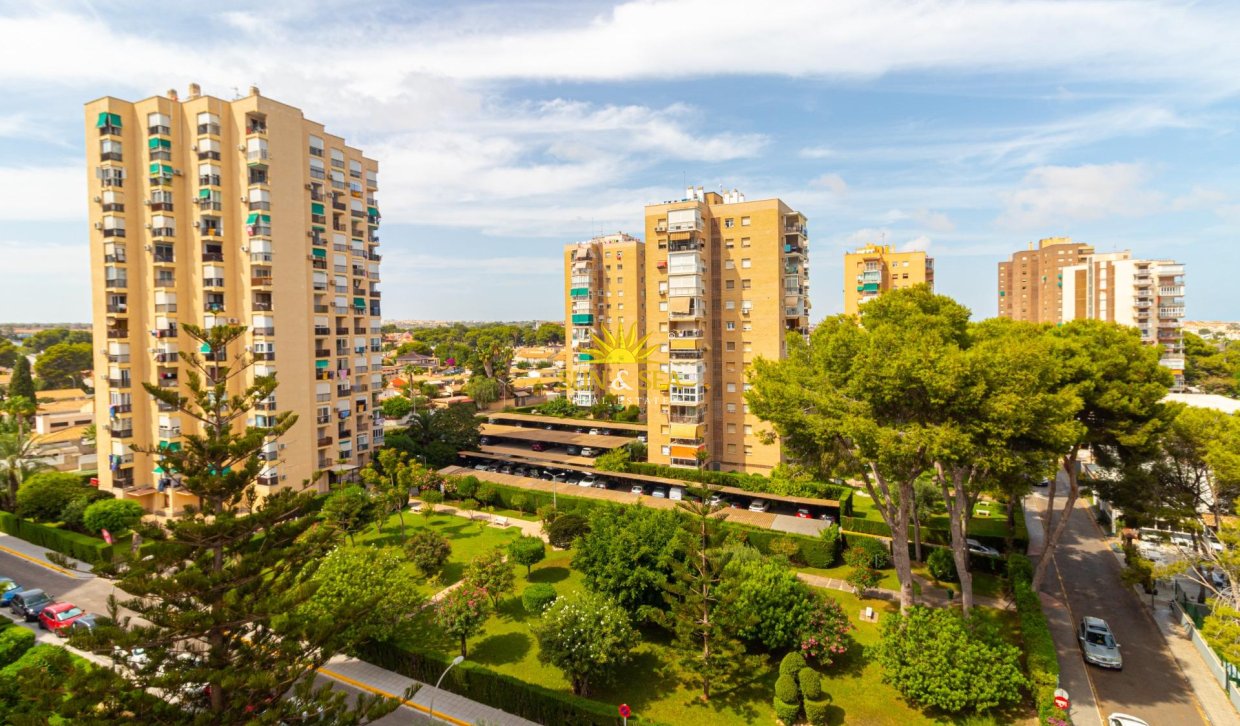 Resale - Apartment - Orihuela Costa - Campoamor