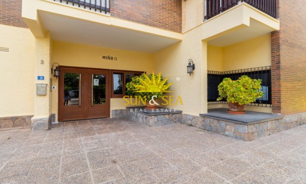 Resale - Apartment - Orihuela Costa - Campoamor
