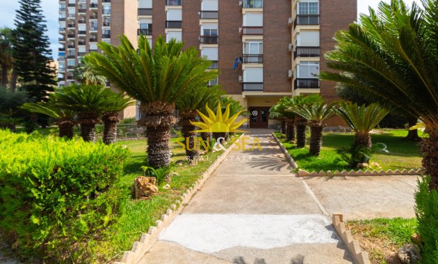 Resale - Apartment - Orihuela Costa - Campoamor