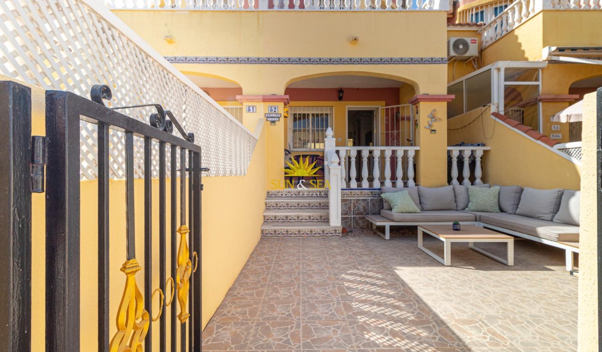 Resale - Villa / Semi detached - Orihuela Costa - La Regia