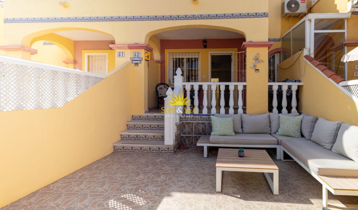 Resale - Villa / Semi detached - Orihuela Costa - La Regia