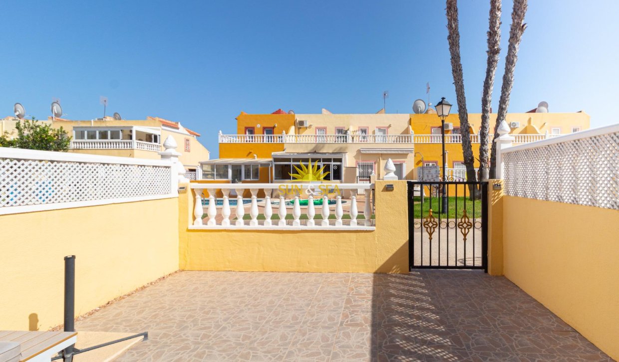 Resale - Villa / Semi detached - Orihuela Costa - La Regia