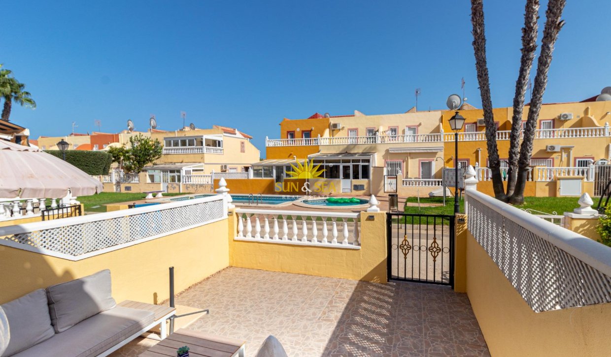 Resale - Villa / Semi detached - Orihuela Costa - La Regia