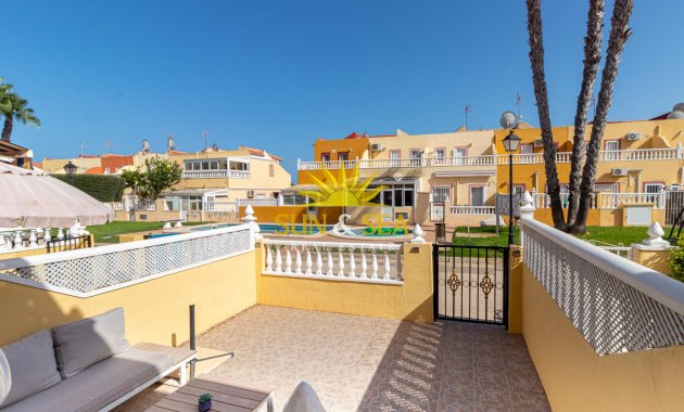 Resale - Villa / Semi detached - Orihuela Costa - La Regia