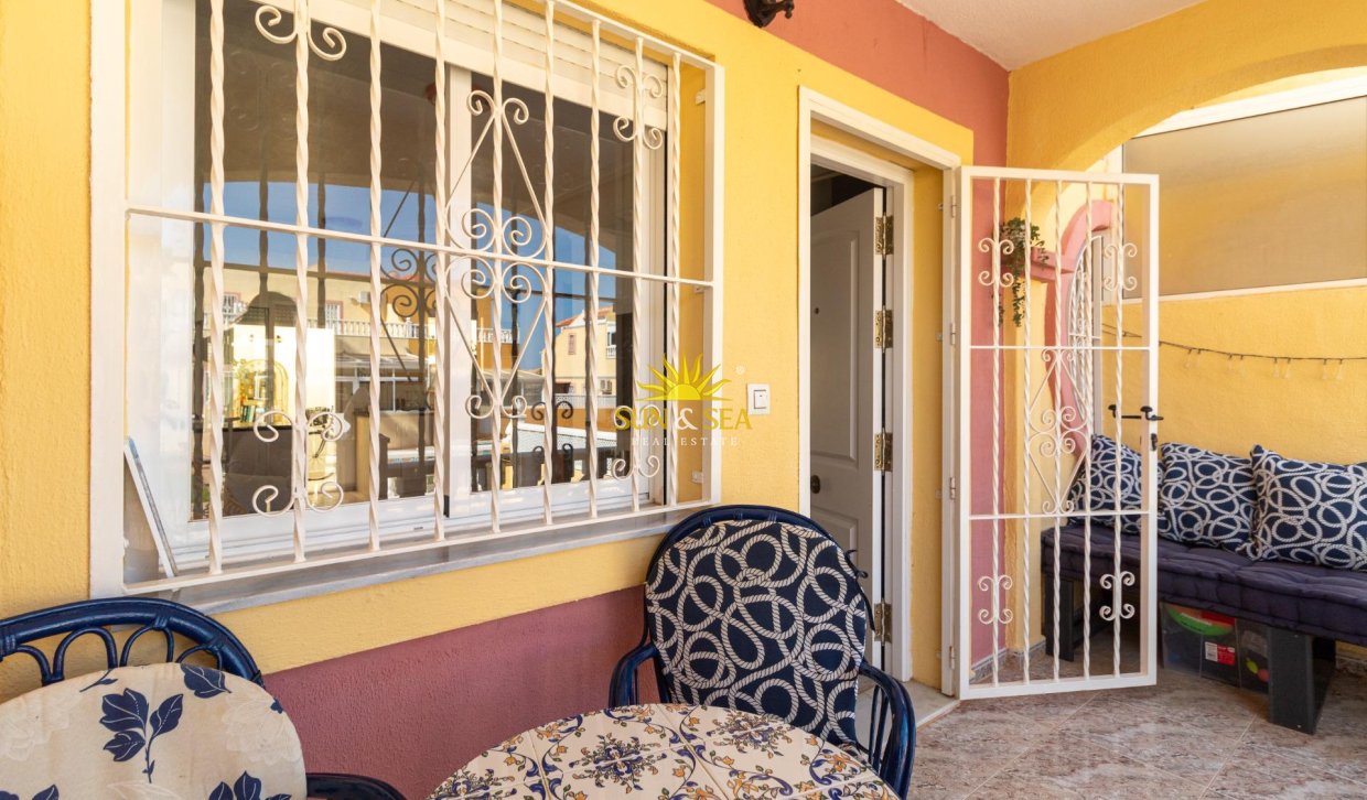 Resale - Villa / Semi detached - Orihuela Costa - La Regia