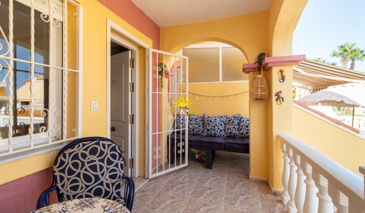 Resale - Villa / Semi detached - Orihuela Costa - La Regia