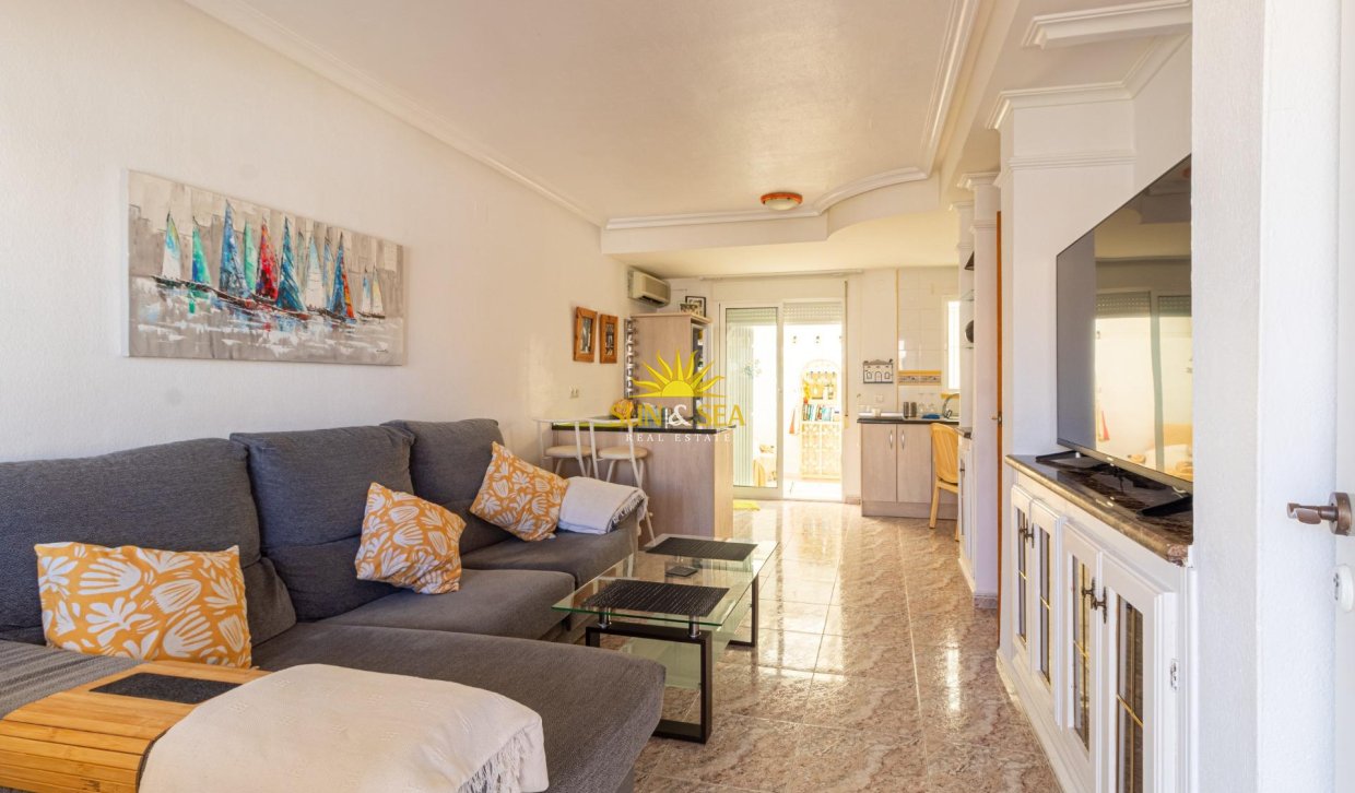 Resale - Villa / Semi detached - Orihuela Costa - La Regia