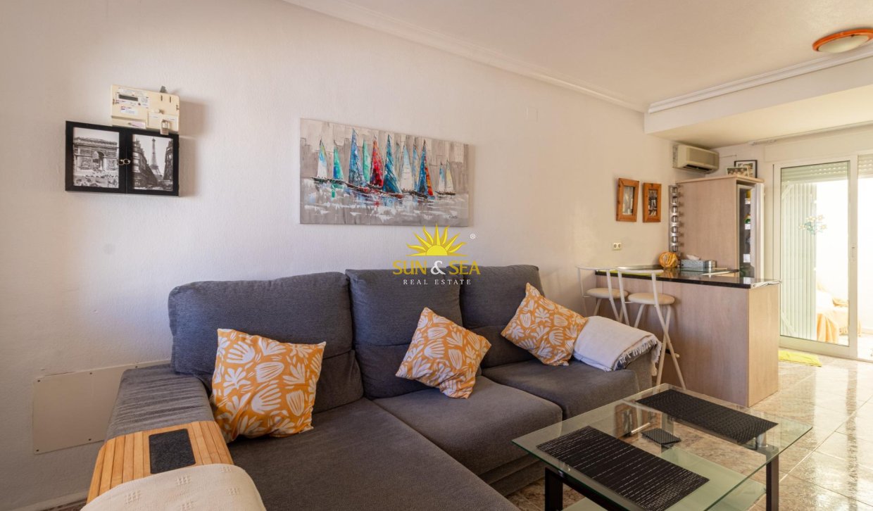 Resale - Villa / Semi detached - Orihuela Costa - La Regia