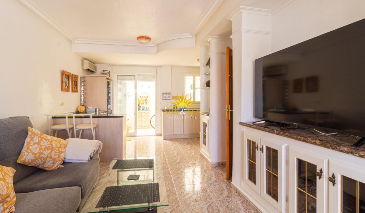 Resale - Villa / Semi detached - Orihuela Costa - La Regia