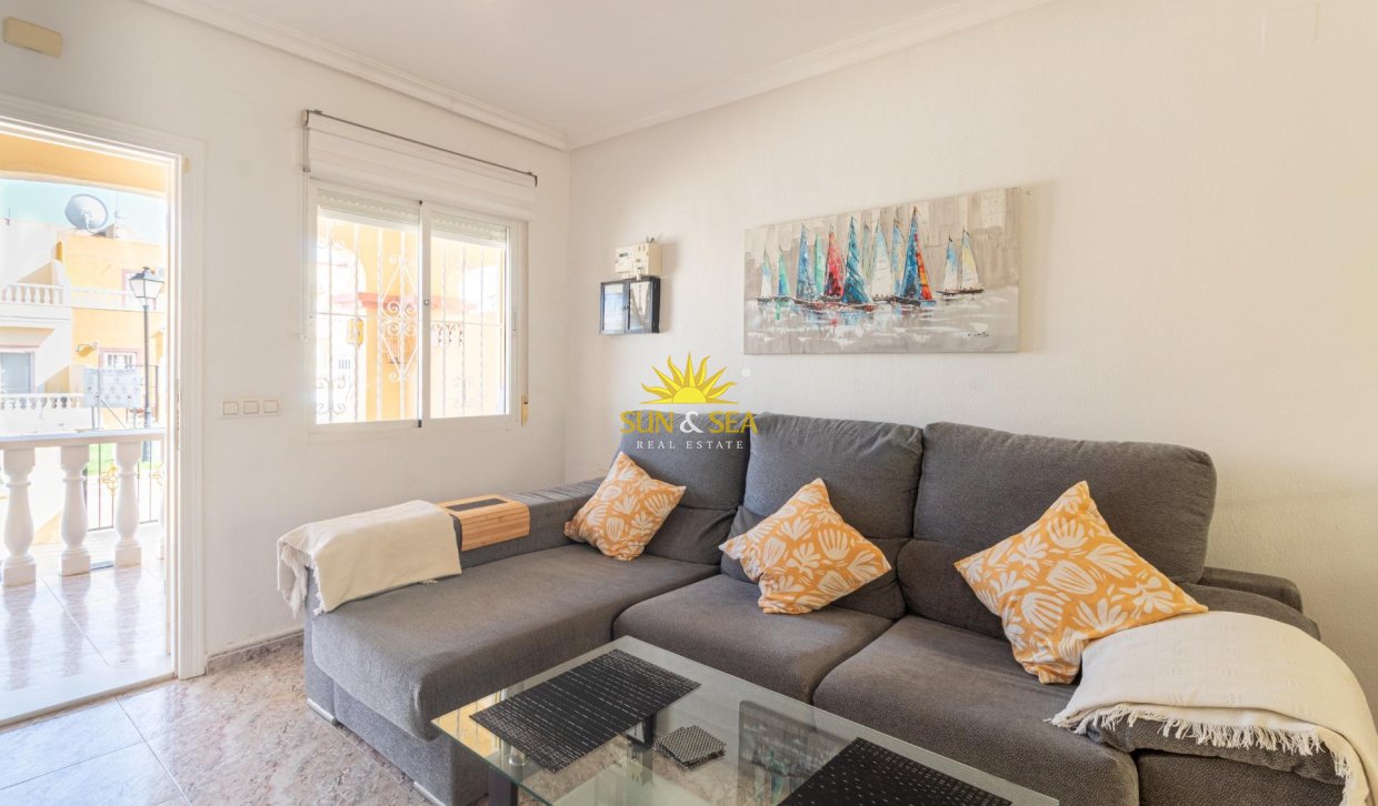 Resale - Villa / Semi detached - Orihuela Costa - La Regia