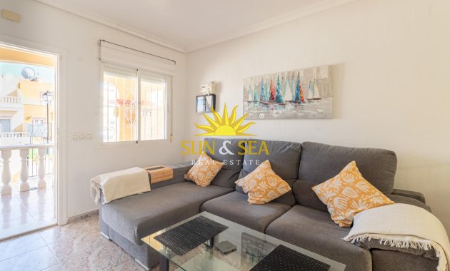 Resale - Villa / Semi detached - Orihuela Costa - La Regia