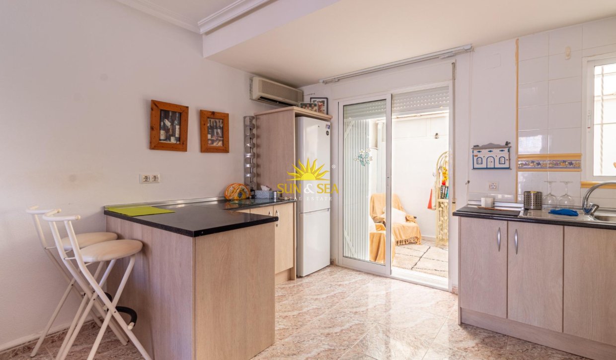 Resale - Villa / Semi detached - Orihuela Costa - La Regia