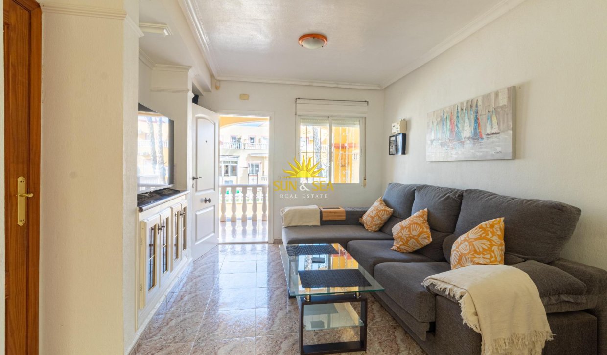 Resale - Villa / Semi detached - Orihuela Costa - La Regia