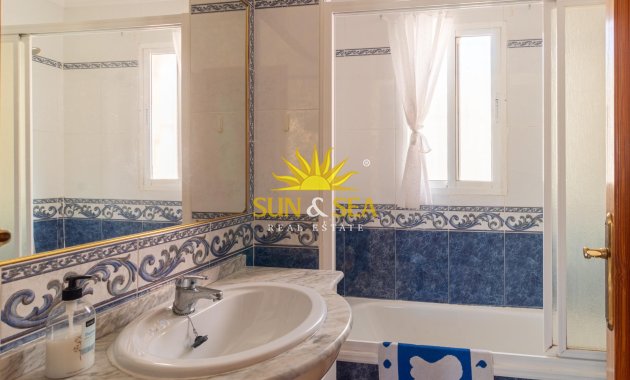 Resale - Villa / Semi detached - Orihuela Costa - La Regia
