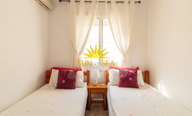 Resale - Villa / Semi detached - Orihuela Costa - La Regia