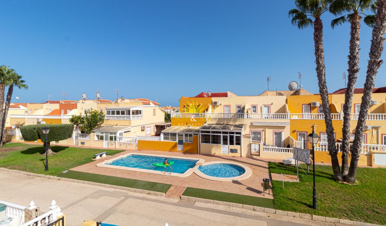 Resale - Villa / Semi detached - Orihuela Costa - La Regia
