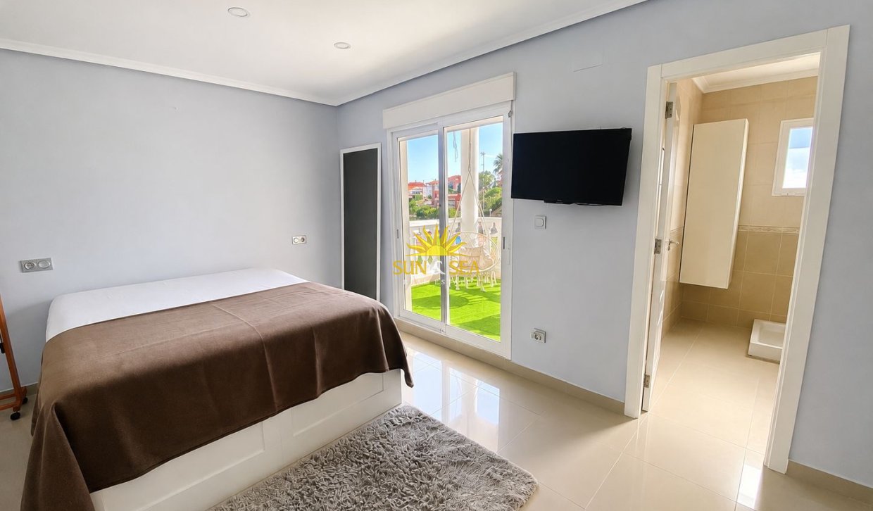 Alquiler a largo plazo - Chalet - El Campello