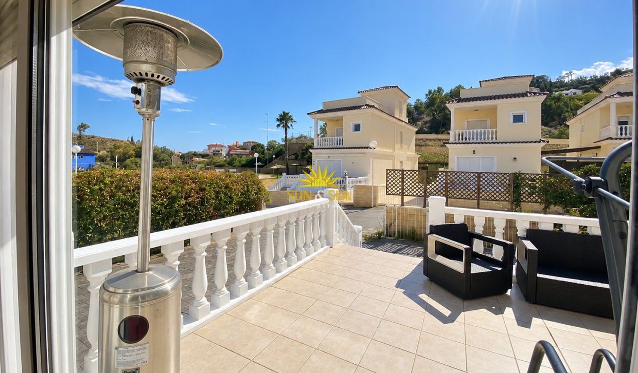 Alquiler a largo plazo - Chalet - El Campello