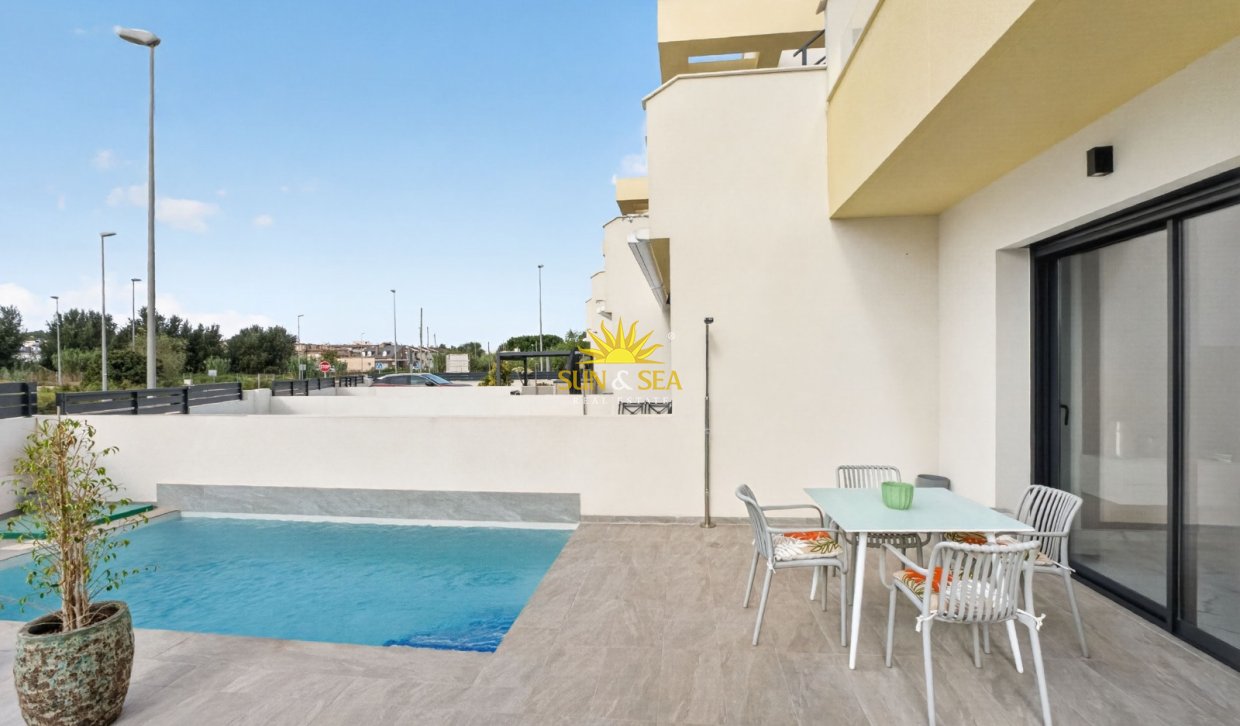 Alquiler a largo plazo - Villa / Semi separado - Rojales - La Marquesa Golf