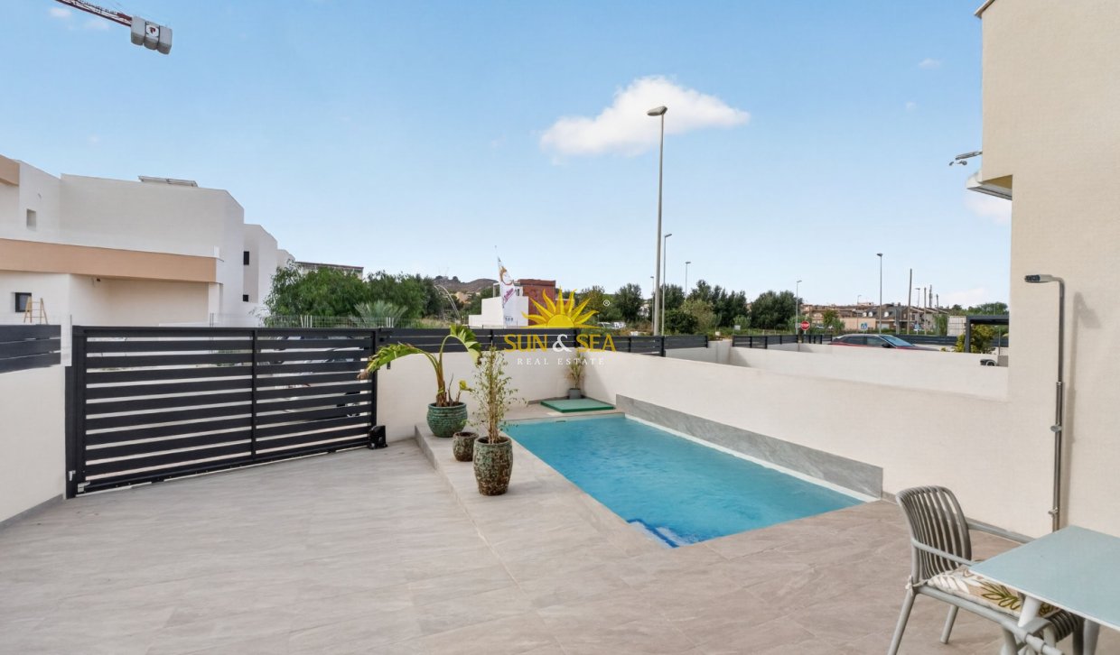 Alquiler a largo plazo - Villa / Semi separado - Rojales - La Marquesa Golf