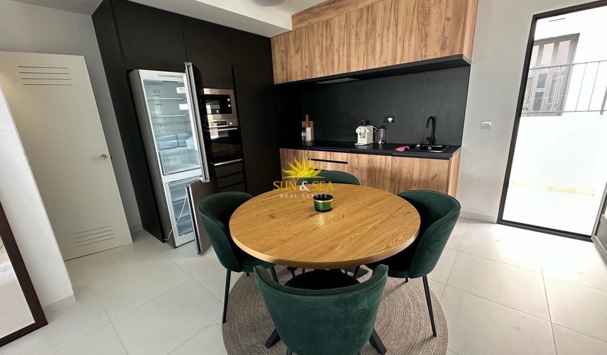 Alquiler a largo plazo - Apartamento - San Miguel de Salinas