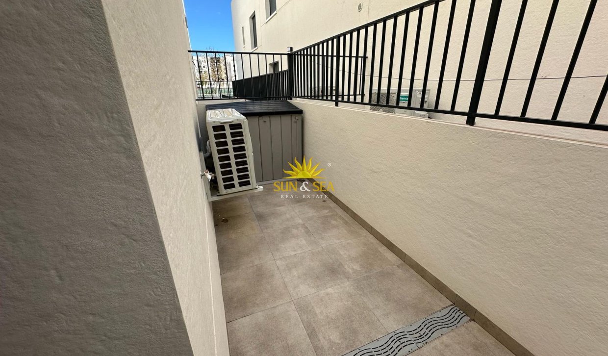 Alquiler a largo plazo - Apartamento - San Miguel de Salinas