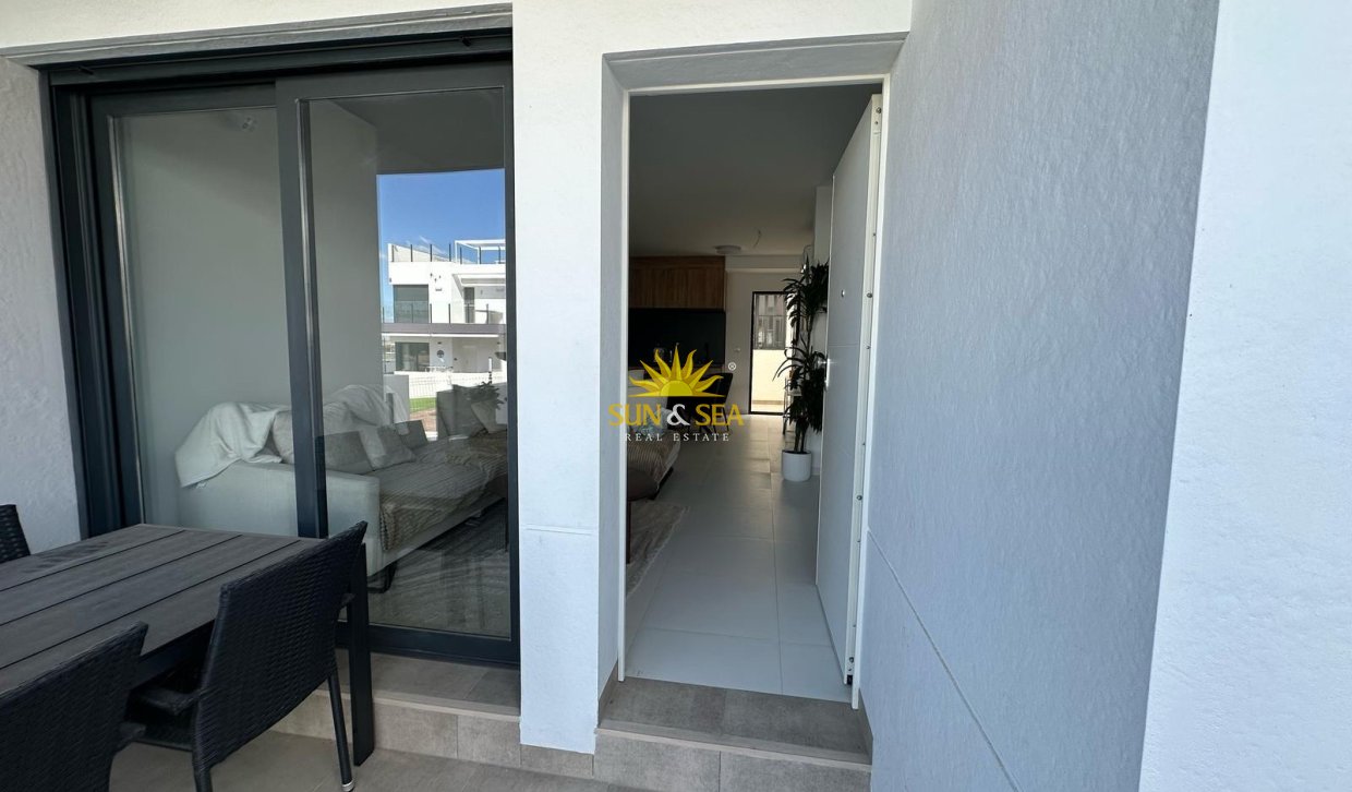 Alquiler a largo plazo - Apartamento - San Miguel de Salinas