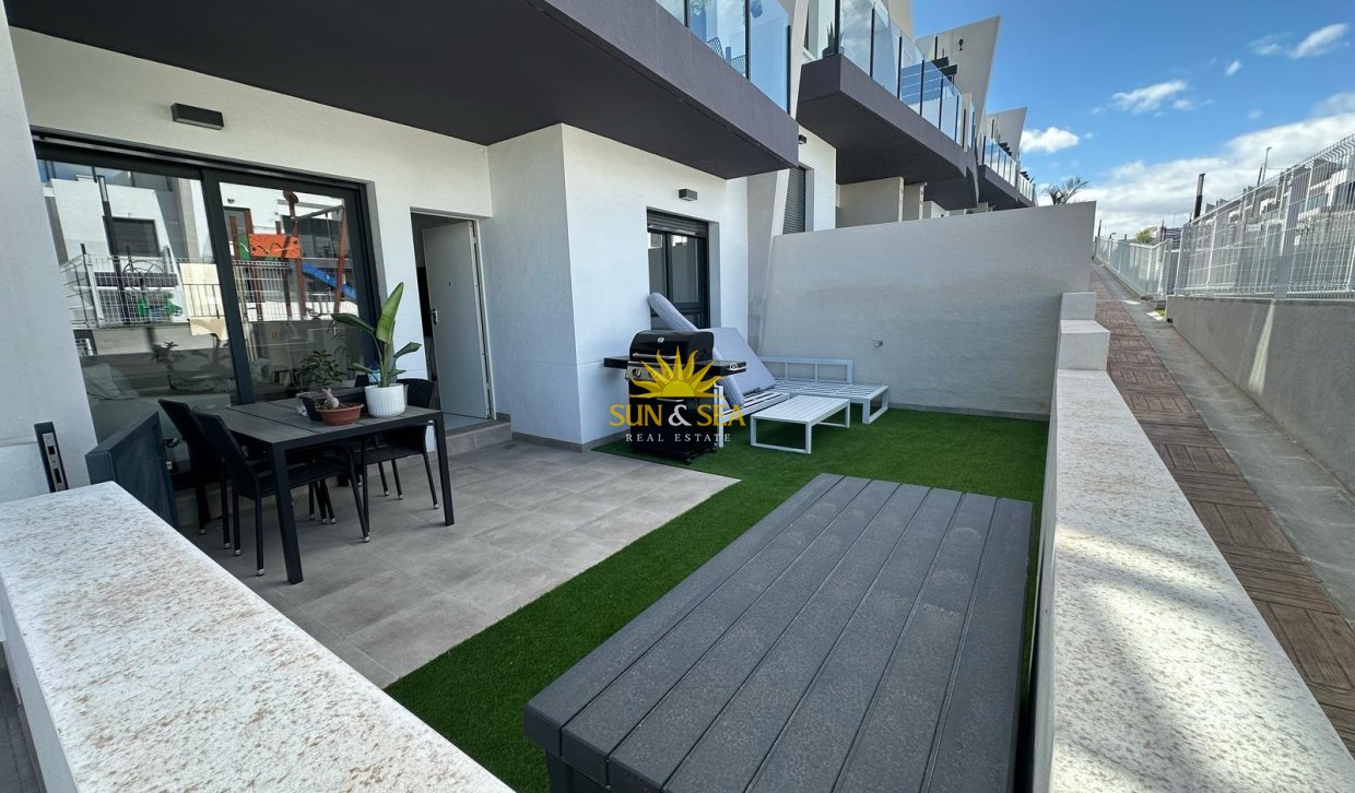 Alquiler a largo plazo - Apartamento - San Miguel de Salinas