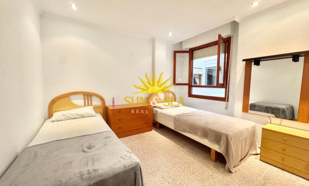 Alquiler a largo plazo - Apartamento - Torrevieja - Playa del Acequión