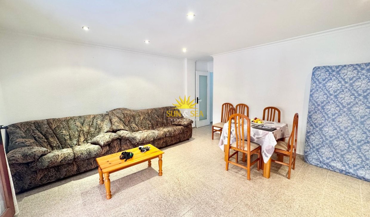 Alquiler a largo plazo - Apartamento - Torrevieja - Playa del Acequión