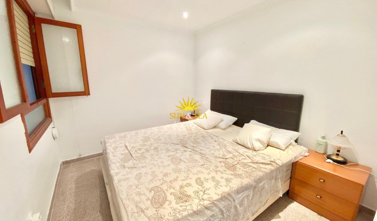 Alquiler a largo plazo - Apartamento - Torrevieja - Playa del Acequión
