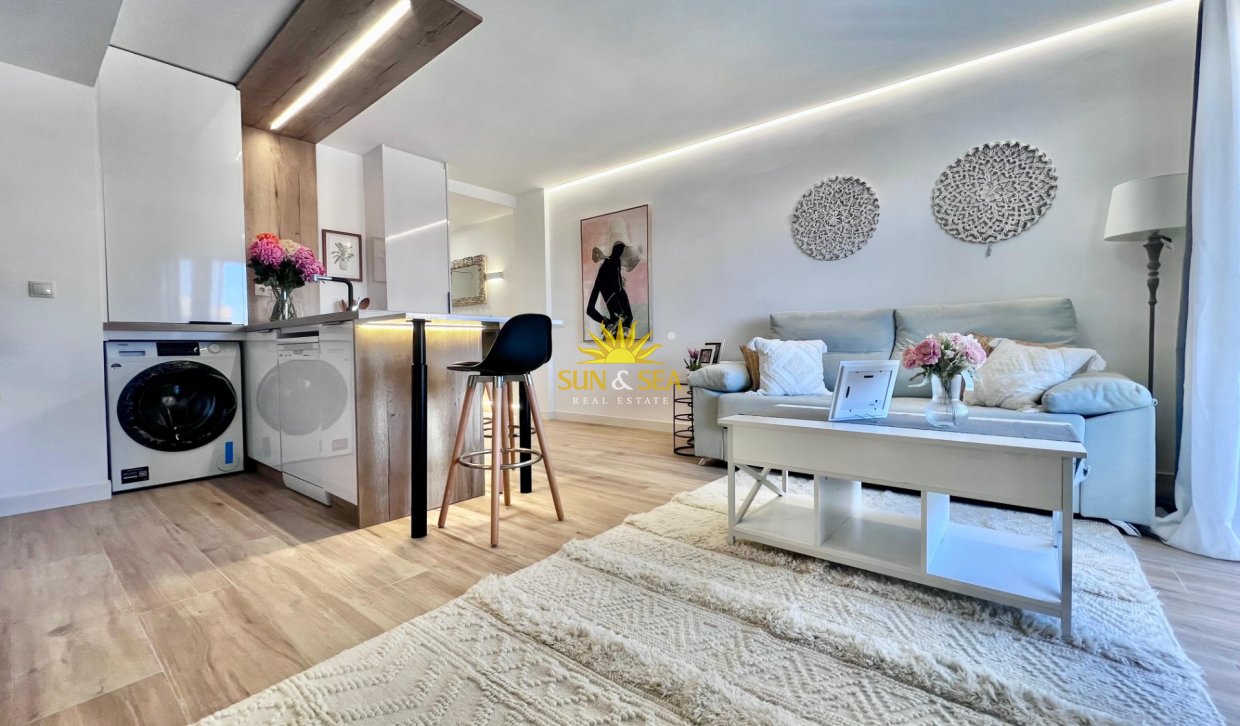 Wiederverkauf - Wohnung - Torrevieja - Punta prima