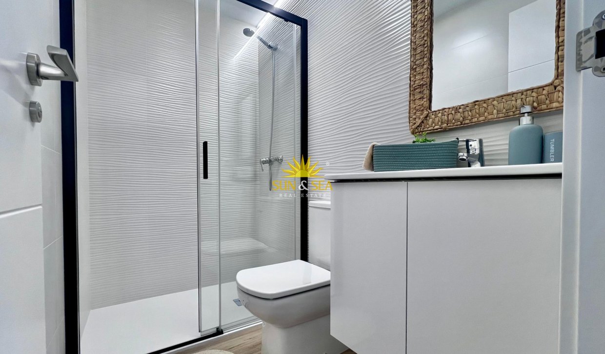 Wiederverkauf - Wohnung - Torrevieja - Punta prima