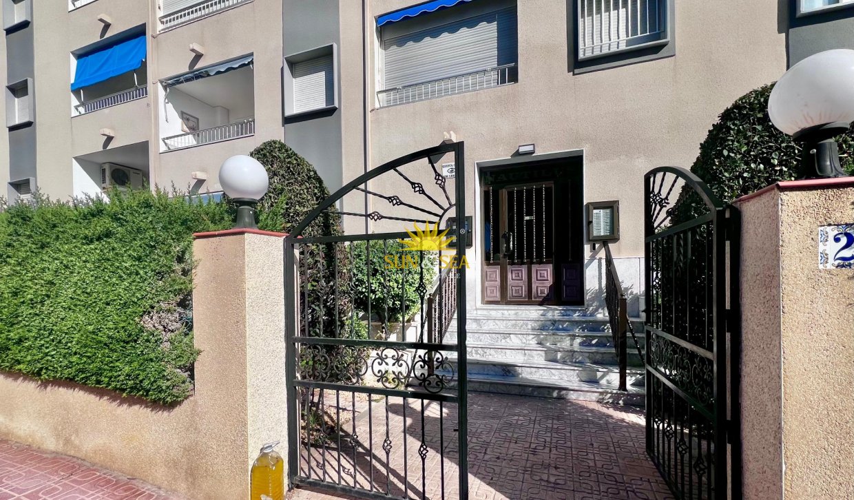 Wiederverkauf - Wohnung - Torrevieja - Punta prima