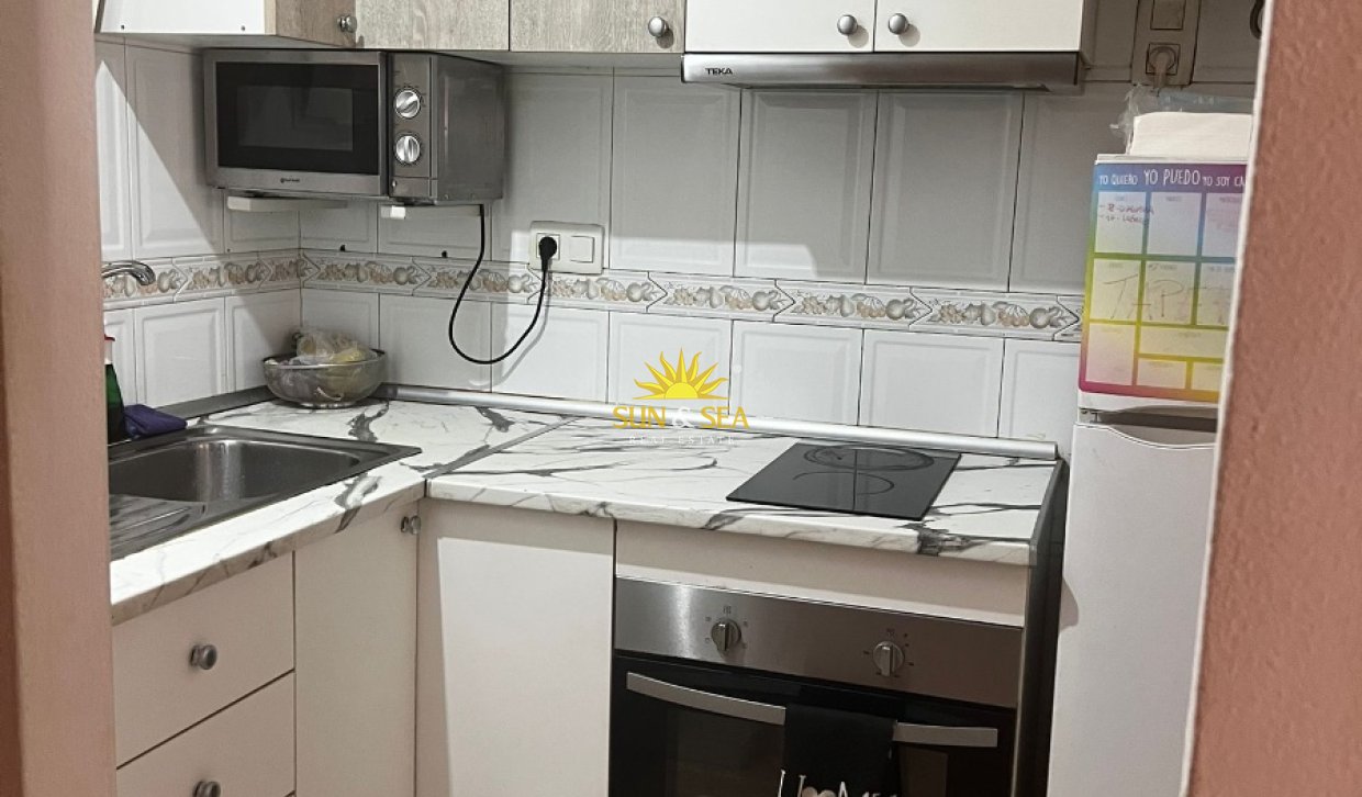 Alquiler a largo plazo - Apartamento - Torrevieja - Centro